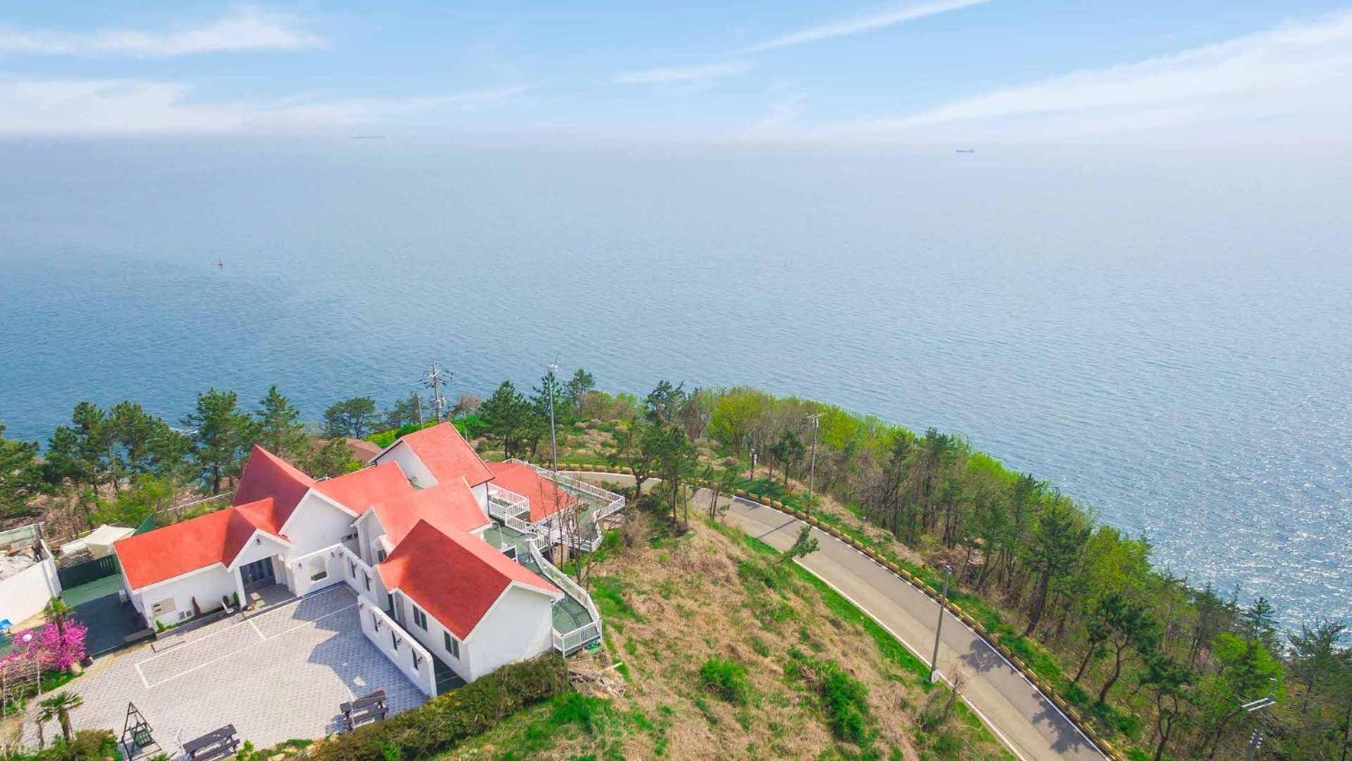 Namhae Baramundeok Pension Exteriér fotografie